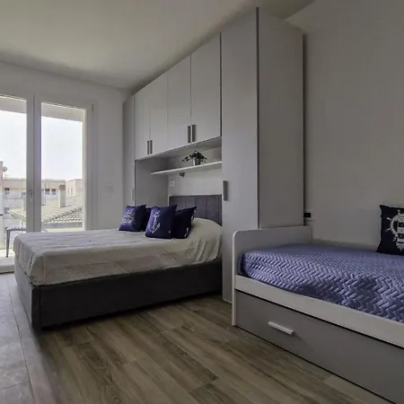 Renovated Flat Close To Shops And 아파트 *